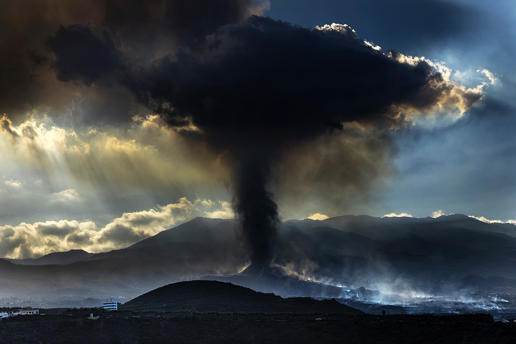 Urheberrechtlich geschuetzte Aufnahmen. Jede Verwendung ist honorarpflichtig und muss beim Urheber angezeigt werden!  [CREDIT: Lars Berg / WWW.LARSBERG.EU - Lars Berg, Von der Tinnenstrasse 13, 48145 Muenster, Germany, mobile +49 179 1379630, Bank: Commerzbank Mnster, IBAN: DE09 4008 0040 0600 9372 00 BIC: DRES DE FF 400, Finanzamt Muenster-Innenstadt, Steuernummer 337/5017/1774, USt-IdNr. DE247738150 - Verwendung nur gegen Namensnennung, Beleg und Honorar entsprechend aktueller MFMPreisliste zzgl. 7 Prozent MwSt - Bei der Verwendung ausserhalb journalistischer Berichterstattung (z.B. Werbung etc.) bitte vorher mit dem Autor Kontakt aufnehmen. Es wird grundsaetzlich keine Einholung von Persoenlichkeits-, Kunst- oder Markenrechten zugesichert, es sei denn, dies ist hier in der Bildbeschriftung ausdruecklich vermerkt. Die Einholung dieser Rechte obliegt dem Nutzer. Es gelten die unter WWW.LARSBERG.EU aufgefuehrten AGB. - NO MODEL RELEASE - ]
