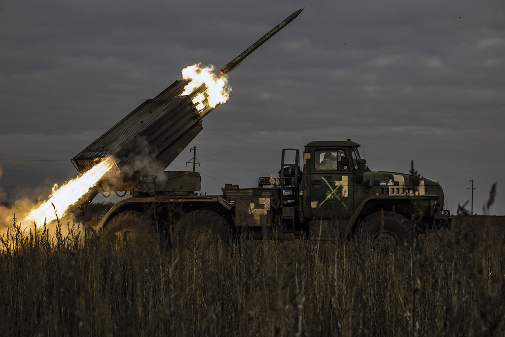 Urheberrechtlich geschuetzte Aufnahmen. Jede Verwendung ist honorarpflichtig und muss beim Urheber angezeigt werden!  [CREDIT: Lars Berg / WWW.LARSBERG.EU - Lars Berg, Von der Tinnenstrasse 13, 48145 Muenster, Germany, mobile +49 179 1379630, Bank: Commerzbank Mnster, IBAN: DE09 4008 0040 0600 9372 00 BIC: DRES DE FF 400, Finanzamt Muenster-Innenstadt, Steuernummer 337/5017/1774, USt-IdNr. DE247738150 - Verwendung nur gegen Namensnennung, Beleg und Honorar entsprechend aktueller MFMPreisliste zzgl. 7 Prozent MwSt - Bei der Verwendung ausserhalb journalistischer Berichterstattung (z.B. Werbung etc.) bitte vorher mit dem Autor Kontakt aufnehmen. Es wird grundsaetzlich keine Einholung von Persoenlichkeits-, Kunst- oder Markenrechten zugesichert, es sei denn, dies ist hier in der Bildbeschriftung ausdruecklich vermerkt. Die Einholung dieser Rechte obliegt dem Nutzer. Es gelten die unter WWW.LARSBERG.EU aufgefuehrten AGB. - NO MODEL RELEASE - ]