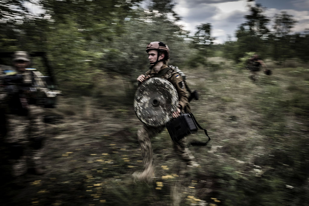Urheberrechtlich geschuetzte Aufnahmen. Jede Verwendung ist honorarpflichtig und muss beim Urheber angezeigt werden!  [CREDIT: Lars Berg / WWW.LARSBERG.EU - Lars Berg, Von der Tinnenstrasse 13, 48145 Muenster, Germany, mobile +49 179 1379630, Bank: Commerzbank Mnster, IBAN: DE09 4008 0040 0600 9372 00 BIC: DRES DE FF 400, Finanzamt Muenster-Innenstadt, Steuernummer 337/5017/1774, USt-IdNr. DE247738150 - Verwendung nur gegen Namensnennung, Beleg und Honorar entsprechend aktueller MFMPreisliste zzgl. 7 Prozent MwSt - Bei der Verwendung ausserhalb journalistischer Berichterstattung (z.B. Werbung etc.) bitte vorher mit dem Autor Kontakt aufnehmen. Es wird grundsaetzlich keine Einholung von Persoenlichkeits-, Kunst- oder Markenrechten zugesichert, es sei denn, dies ist hier in der Bildbeschriftung ausdruecklich vermerkt. Die Einholung dieser Rechte obliegt dem Nutzer. Es gelten die unter WWW.LARSBERG.EU aufgefuehrten AGB. - NO MODEL RELEASE - ]