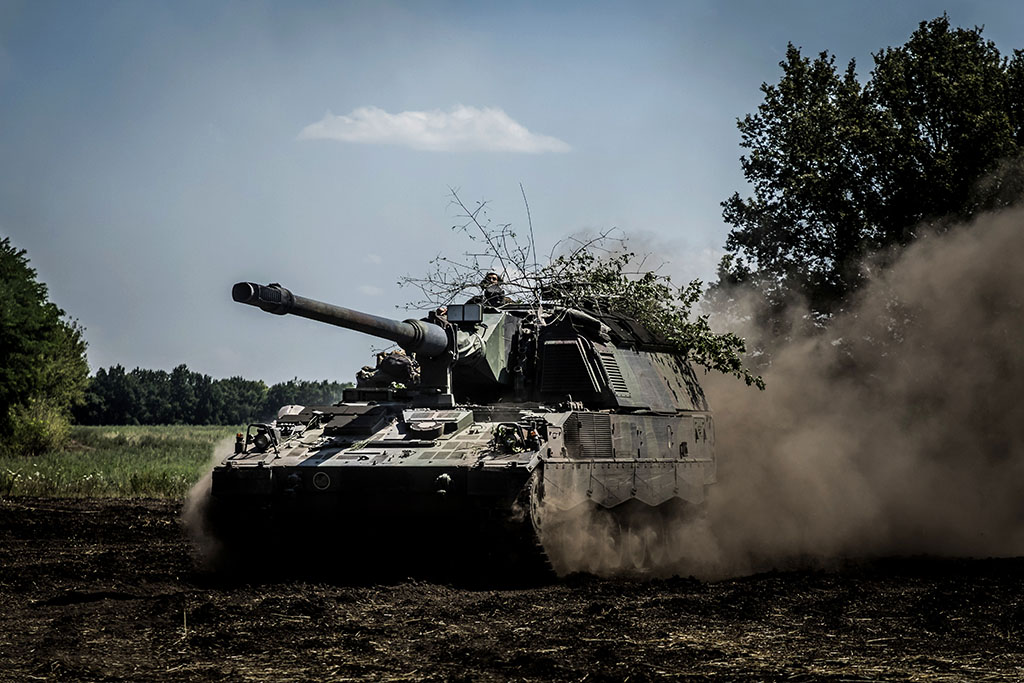 Urheberrechtlich geschuetzte Aufnahmen. Jede Verwendung ist honorarpflichtig und muss beim Urheber angezeigt werden!  [CREDIT: Lars Berg / WWW.LARSBERG.EU - Lars Berg, Von der Tinnenstrasse 13, 48145 Muenster, Germany, mobile +49 179 1379630, Bank: Commerzbank Mnster, IBAN: DE09 4008 0040 0600 9372 00 BIC: DRES DE FF 400, Finanzamt Muenster-Innenstadt, Steuernummer 337/5017/1774, USt-IdNr. DE247738150 - Verwendung nur gegen Namensnennung, Beleg und Honorar entsprechend aktueller MFMPreisliste zzgl. 7 Prozent MwSt - Bei der Verwendung ausserhalb journalistischer Berichterstattung (z.B. Werbung etc.) bitte vorher mit dem Autor Kontakt aufnehmen. Es wird grundsaetzlich keine Einholung von Persoenlichkeits-, Kunst- oder Markenrechten zugesichert, es sei denn, dies ist hier in der Bildbeschriftung ausdruecklich vermerkt. Die Einholung dieser Rechte obliegt dem Nutzer. Es gelten die unter WWW.LARSBERG.EU aufgefuehrten AGB. - NO MODEL RELEASE - ]