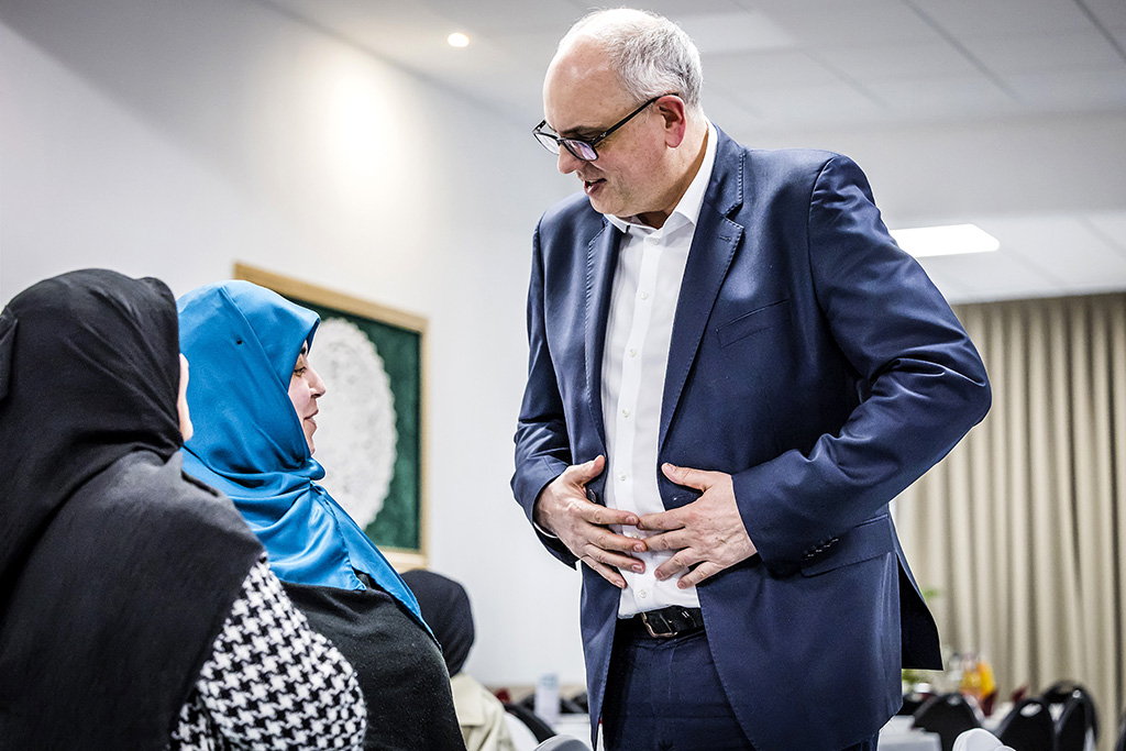 Urheberrechtlich geschuetzte Aufnahmen. Jede Verwendung ist honorarpflichtig und muss beim Urheber angezeigt werden!

[CREDIT: Lars Berg / WWW.LARSBERG.EU - Lars Berg, Von der Tinnenstrasse 13, 48145 Muenster, Germany, mobile +49 179 1379630, Bank: Commerzbank Mnster, IBAN: DE09 4008 0040 0600 9372 00 BIC: DRES DE FF 400, Finanzamt Muenster-Innenstadt, Steuernummer 337/5017/1774, USt-IdNr. DE247738150 - Verwendung nur gegen Namensnennung, Beleg und Honorar entsprechend aktueller MFMPreisliste zzgl. 7 Prozent MwSt - Bei der Verwendung ausserhalb journalistischer Berichterstattung (z.B. Werbung etc.) bitte vorher mit dem Autor Kontakt aufnehmen. Es wird grundsaetzlich keine Einholung von Persoenlichkeits-, Kunst- oder Markenrechten zugesichert, es sei denn, dies ist hier in der Bildbeschriftung ausdruecklich vermerkt. Die Einholung dieser Rechte obliegt dem Nutzer. Es gelten die unter WWW.LARSBERG.EU aufgefuehrten AGB. - NO MODEL RELEASE - ]