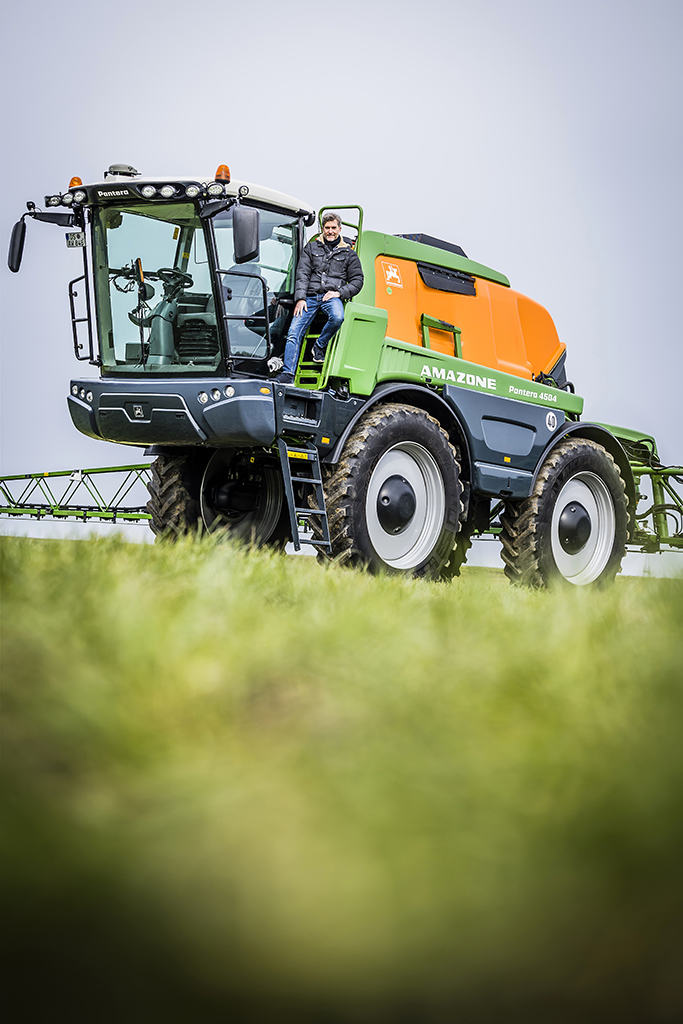 Urheberrechtlich geschuetzte Aufnahmen. Jede Verwendung ist honorarpflichtig und muss beim Urheber angezeigt werden!

[CREDIT: Lars Berg / WWW.LARSBERG.EU - Lars Berg, Von der Tinnenstrasse 13, 48145 Muenster, Germany, mobile +49 179 1379630, Bank: Commerzbank Mnster, IBAN: DE09 4008 0040 0600 9372 00 BIC: DRES DE FF 400, Finanzamt Muenster-Innenstadt, Steuernummer 337/5017/1774, USt-IdNr. DE247738150 - Verwendung nur gegen Namensnennung, Beleg und Honorar entsprechend aktueller MFMPreisliste zzgl. 7 Prozent MwSt - Bei der Verwendung ausserhalb journalistischer Berichterstattung (z.B. Werbung etc.) bitte vorher mit dem Autor Kontakt aufnehmen. Es wird grundsaetzlich keine Einholung von Persoenlichkeits-, Kunst- oder Markenrechten zugesichert, es sei denn, dies ist hier in der Bildbeschriftung ausdruecklich vermerkt. Die Einholung dieser Rechte obliegt dem Nutzer. Es gelten die unter WWW.LARSBERG.EU aufgefuehrten AGB. - NO MODEL RELEASE - ]