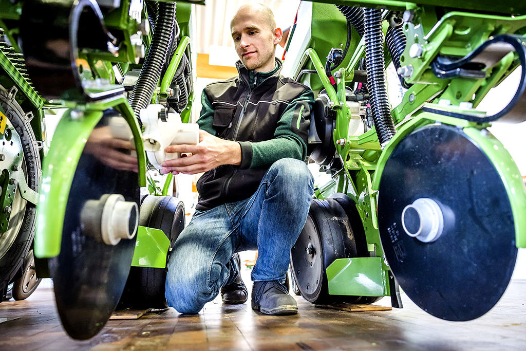 Urheberrechtlich geschuetzte Aufnahmen. Jede Verwendung ist honorarpflichtig und muss beim Urheber angezeigt werden!

[CREDIT: Lars Berg / WWW.LARSBERG.EU - Lars Berg, Von der Tinnenstrasse 13, 48145 Muenster, Germany, mobile +49 179 1379630, Bank: Commerzbank Mnster, IBAN: DE09 4008 0040 0600 9372 00 BIC: DRES DE FF 400, Finanzamt Muenster-Innenstadt, Steuernummer 337/5017/1774, USt-IdNr. DE247738150 - Verwendung nur gegen Namensnennung, Beleg und Honorar entsprechend aktueller MFMPreisliste zzgl. 7 Prozent MwSt - Bei der Verwendung ausserhalb journalistischer Berichterstattung (z.B. Werbung etc.) bitte vorher mit dem Autor Kontakt aufnehmen. Es wird grundsaetzlich keine Einholung von Persoenlichkeits-, Kunst- oder Markenrechten zugesichert, es sei denn, dies ist hier in der Bildbeschriftung ausdruecklich vermerkt. Die Einholung dieser Rechte obliegt dem Nutzer. Es gelten die unter WWW.LARSBERG.EU aufgefuehrten AGB. - NO MODEL RELEASE - ]
