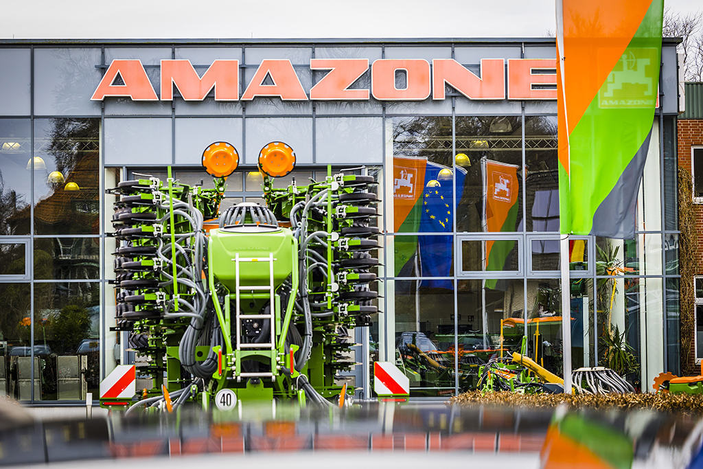 Urheberrechtlich geschuetzte Aufnahmen. Jede Verwendung ist honorarpflichtig und muss beim Urheber angezeigt werden!

[CREDIT: Lars Berg / WWW.LARSBERG.EU - Lars Berg, Von der Tinnenstrasse 13, 48145 Muenster, Germany, mobile +49 179 1379630, Bank: Commerzbank Mnster, IBAN: DE09 4008 0040 0600 9372 00 BIC: DRES DE FF 400, Finanzamt Muenster-Innenstadt, Steuernummer 337/5017/1774, USt-IdNr. DE247738150 - Verwendung nur gegen Namensnennung, Beleg und Honorar entsprechend aktueller MFMPreisliste zzgl. 7 Prozent MwSt - Bei der Verwendung ausserhalb journalistischer Berichterstattung (z.B. Werbung etc.) bitte vorher mit dem Autor Kontakt aufnehmen. Es wird grundsaetzlich keine Einholung von Persoenlichkeits-, Kunst- oder Markenrechten zugesichert, es sei denn, dies ist hier in der Bildbeschriftung ausdruecklich vermerkt. Die Einholung dieser Rechte obliegt dem Nutzer. Es gelten die unter WWW.LARSBERG.EU aufgefuehrten AGB. - NO MODEL RELEASE - ]