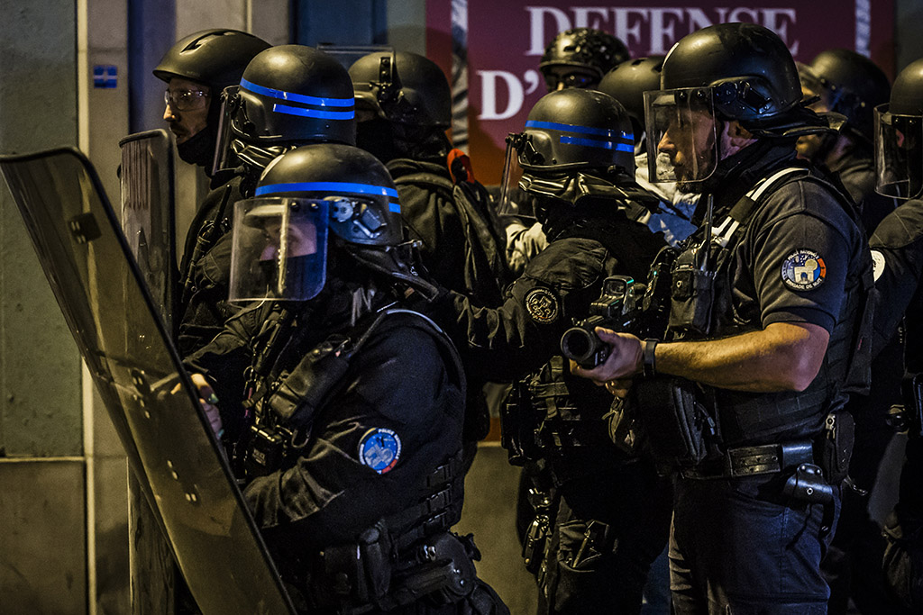 Urheberrechtlich geschuetzte Aufnahmen. Jede Verwendung ist honorarpflichtig und muss beim Urheber angezeigt werden!

[CREDIT: Lars Berg / WWW.LARSBERG.EU - Lars Berg, Von der Tinnenstrasse 13, 48145 Muenster, Germany, mobile +49 179 1379630, Bank: Commerzbank Mnster, IBAN: DE09 4008 0040 0600 9372 00 BIC: DRES DE FF 400, Finanzamt Muenster-Innenstadt, Steuernummer 337/5017/1774, USt-IdNr. DE247738150 - Verwendung nur gegen Namensnennung, Beleg und Honorar entsprechend aktueller MFMPreisliste zzgl. 7 Prozent MwSt - Bei der Verwendung ausserhalb journalistischer Berichterstattung (z.B. Werbung etc.) bitte vorher mit dem Autor Kontakt aufnehmen. Es wird grundsaetzlich keine Einholung von Persoenlichkeits-, Kunst- oder Markenrechten zugesichert, es sei denn, dies ist hier in der Bildbeschriftung ausdruecklich vermerkt. Die Einholung dieser Rechte obliegt dem Nutzer. Es gelten die unter WWW.LARSBERG.EU aufgefuehrten AGB. - NO MODEL RELEASE - ]