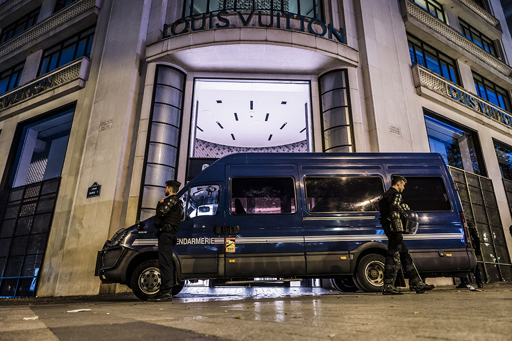 Urheberrechtlich geschuetzte Aufnahmen. Jede Verwendung ist honorarpflichtig und muss beim Urheber angezeigt werden!

[CREDIT: Lars Berg / WWW.LARSBERG.EU - Lars Berg, Von der Tinnenstrasse 13, 48145 Muenster, Germany, mobile +49 179 1379630, Bank: Commerzbank Mnster, IBAN: DE09 4008 0040 0600 9372 00 BIC: DRES DE FF 400, Finanzamt Muenster-Innenstadt, Steuernummer 337/5017/1774, USt-IdNr. DE247738150 - Verwendung nur gegen Namensnennung, Beleg und Honorar entsprechend aktueller MFMPreisliste zzgl. 7 Prozent MwSt - Bei der Verwendung ausserhalb journalistischer Berichterstattung (z.B. Werbung etc.) bitte vorher mit dem Autor Kontakt aufnehmen. Es wird grundsaetzlich keine Einholung von Persoenlichkeits-, Kunst- oder Markenrechten zugesichert, es sei denn, dies ist hier in der Bildbeschriftung ausdruecklich vermerkt. Die Einholung dieser Rechte obliegt dem Nutzer. Es gelten die unter WWW.LARSBERG.EU aufgefuehrten AGB. - NO MODEL RELEASE - ]