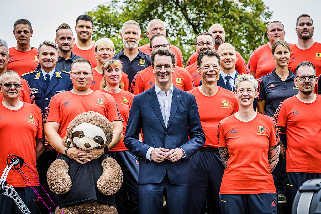 Urheberrechtlich geschuetzte Aufnahmen. Jede Verwendung ist honorarpflichtig und muss beim Urheber angezeigt werden!

[CREDIT: Lars Berg / WWW.LARSBERG.EU - Lars Berg, Von der Tinnenstrasse 13, 48145 Muenster, Germany, mobile +49 179 1379630, Bank: Commerzbank Mnster, IBAN: DE09 4008 0040 0600 9372 00 BIC: DRES DE FF 400, Finanzamt Muenster-Innenstadt, Steuernummer 337/5017/1774, USt-IdNr. DE247738150 - Verwendung nur gegen Namensnennung, Beleg und Honorar entsprechend aktueller MFMPreisliste zzgl. 7 Prozent MwSt - Bei der Verwendung ausserhalb journalistischer Berichterstattung (z.B. Werbung etc.) bitte vorher mit dem Autor Kontakt aufnehmen. Es wird grundsaetzlich keine Einholung von Persoenlichkeits-, Kunst- oder Markenrechten zugesichert, es sei denn, dies ist hier in der Bildbeschriftung ausdruecklich vermerkt. Die Einholung dieser Rechte obliegt dem Nutzer. Es gelten die unter WWW.LARSBERG.EU aufgefuehrten AGB. - NO MODEL RELEASE - ]