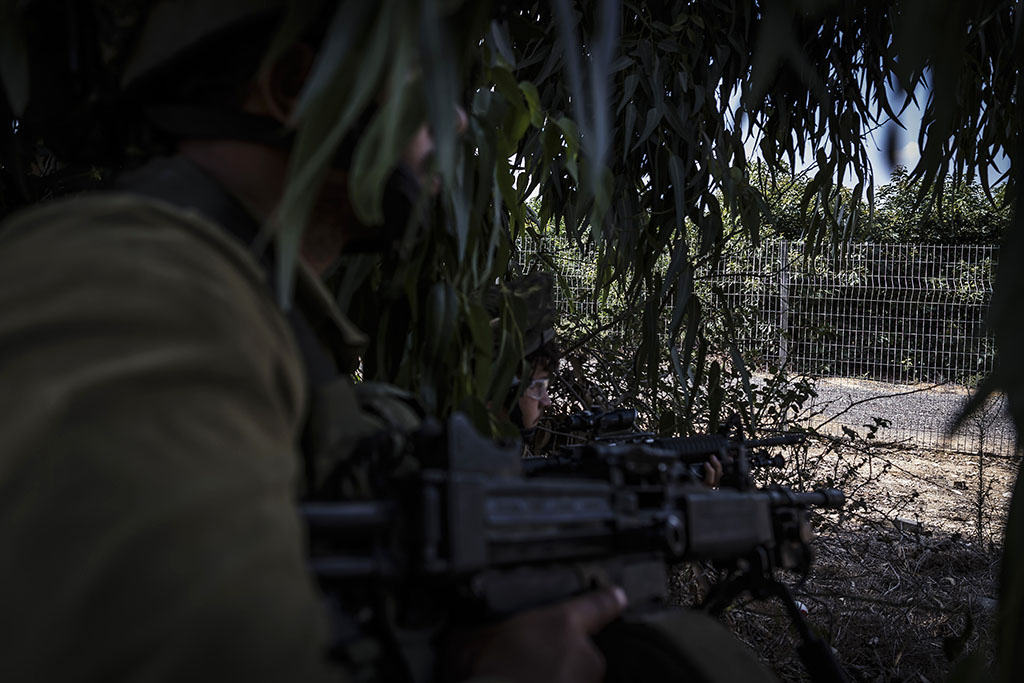Urheberrechtlich geschuetzte Aufnahmen. Jede Verwendung ist honorarpflichtig und muss beim Urheber angezeigt werden!  [CREDIT: Lars Berg / WWW.LARSBERG.EU - Lars Berg, Von der Tinnenstrasse 13, 48145 Muenster, Germany, mobile +49 179 1379630, Bank: Commerzbank Mnster, IBAN: DE09 4008 0040 0600 9372 00 BIC: DRES DE FF 400, Finanzamt Muenster-Innenstadt, Steuernummer 337/5017/1774, USt-IdNr. DE247738150 - Verwendung nur gegen Namensnennung, Beleg und Honorar entsprechend aktueller MFMPreisliste zzgl. 7 Prozent MwSt - Bei der Verwendung ausserhalb journalistischer Berichterstattung (z.B. Werbung etc.) bitte vorher mit dem Autor Kontakt aufnehmen. Es wird grundsaetzlich keine Einholung von Persoenlichkeits-, Kunst- oder Markenrechten zugesichert, es sei denn, dies ist hier in der Bildbeschriftung ausdruecklich vermerkt. Die Einholung dieser Rechte obliegt dem Nutzer. Es gelten die unter WWW.LARSBERG.EU aufgefuehrten AGB. - NO MODEL RELEASE - ]