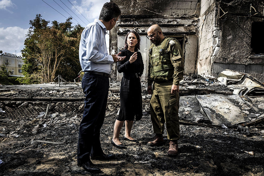 Urheberrechtlich geschuetzte Aufnahmen. Jede Verwendung ist honorarpflichtig und muss beim Urheber angezeigt werden!  [CREDIT: Lars Berg / WWW.LARSBERG.EU - Lars Berg, Von der Tinnenstrasse 13, 48145 Muenster, Germany, mobile +49 179 1379630, Bank: Commerzbank Mnster, IBAN: DE09 4008 0040 0600 9372 00 BIC: DRES DE FF 400, Finanzamt Muenster-Innenstadt, Steuernummer 337/5017/1774, USt-IdNr. DE247738150 - Verwendung nur gegen Namensnennung, Beleg und Honorar entsprechend aktueller MFMPreisliste zzgl. 7 Prozent MwSt - Bei der Verwendung ausserhalb journalistischer Berichterstattung (z.B. Werbung etc.) bitte vorher mit dem Autor Kontakt aufnehmen. Es wird grundsaetzlich keine Einholung von Persoenlichkeits-, Kunst- oder Markenrechten zugesichert, es sei denn, dies ist hier in der Bildbeschriftung ausdruecklich vermerkt. Die Einholung dieser Rechte obliegt dem Nutzer. Es gelten die unter WWW.LARSBERG.EU aufgefuehrten AGB. - NO MODEL RELEASE - ]