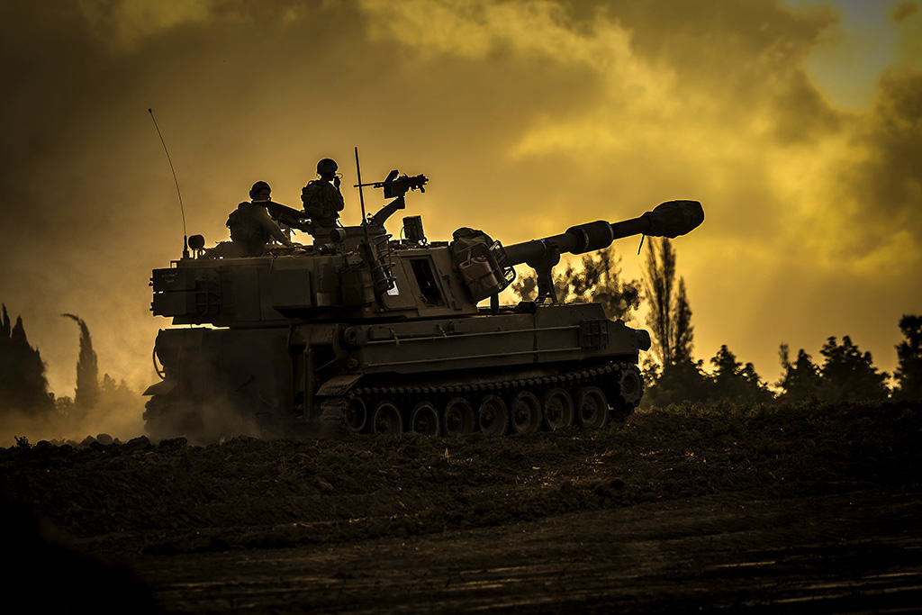 Urheberrechtlich geschuetzte Aufnahmen. Jede Verwendung ist honorarpflichtig und muss beim Urheber angezeigt werden!  [CREDIT: Lars Berg / WWW.LARSBERG.EU - Lars Berg, Von der Tinnenstrasse 13, 48145 Muenster, Germany, mobile +49 179 1379630, Bank: Commerzbank Mnster, IBAN: DE09 4008 0040 0600 9372 00 BIC: DRES DE FF 400, Finanzamt Muenster-Innenstadt, Steuernummer 337/5017/1774, USt-IdNr. DE247738150 - Verwendung nur gegen Namensnennung, Beleg und Honorar entsprechend aktueller MFMPreisliste zzgl. 7 Prozent MwSt - Bei der Verwendung ausserhalb journalistischer Berichterstattung (z.B. Werbung etc.) bitte vorher mit dem Autor Kontakt aufnehmen. Es wird grundsaetzlich keine Einholung von Persoenlichkeits-, Kunst- oder Markenrechten zugesichert, es sei denn, dies ist hier in der Bildbeschriftung ausdruecklich vermerkt. Die Einholung dieser Rechte obliegt dem Nutzer. Es gelten die unter WWW.LARSBERG.EU aufgefuehrten AGB. - NO MODEL RELEASE - ]