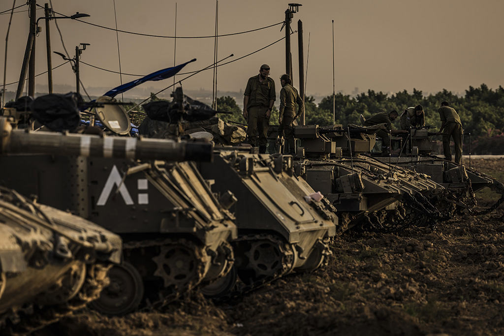 Urheberrechtlich geschuetzte Aufnahmen. Jede Verwendung ist honorarpflichtig und muss beim Urheber angezeigt werden!  [CREDIT: Lars Berg / WWW.LARSBERG.EU - Lars Berg, Von der Tinnenstrasse 13, 48145 Muenster, Germany, mobile +49 179 1379630, Bank: Commerzbank Mnster, IBAN: DE09 4008 0040 0600 9372 00 BIC: DRES DE FF 400, Finanzamt Muenster-Innenstadt, Steuernummer 337/5017/1774, USt-IdNr. DE247738150 - Verwendung nur gegen Namensnennung, Beleg und Honorar entsprechend aktueller MFMPreisliste zzgl. 7 Prozent MwSt - Bei der Verwendung ausserhalb journalistischer Berichterstattung (z.B. Werbung etc.) bitte vorher mit dem Autor Kontakt aufnehmen. Es wird grundsaetzlich keine Einholung von Persoenlichkeits-, Kunst- oder Markenrechten zugesichert, es sei denn, dies ist hier in der Bildbeschriftung ausdruecklich vermerkt. Die Einholung dieser Rechte obliegt dem Nutzer. Es gelten die unter WWW.LARSBERG.EU aufgefuehrten AGB. - NO MODEL RELEASE - ]