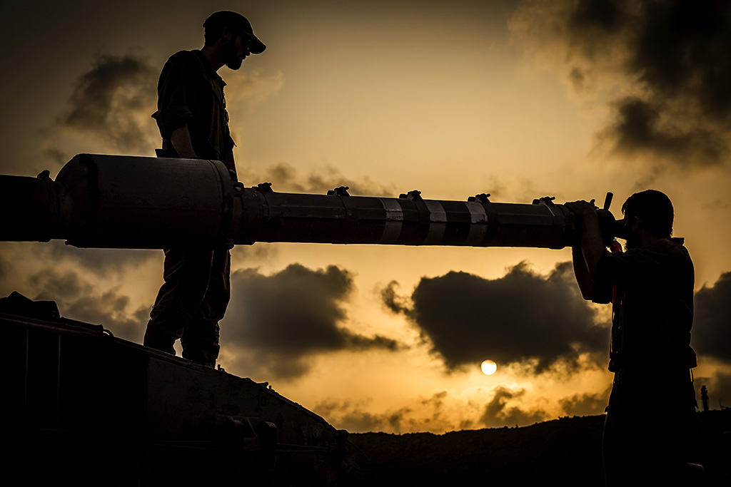Urheberrechtlich geschuetzte Aufnahmen. Jede Verwendung ist honorarpflichtig und muss beim Urheber angezeigt werden!  [CREDIT: Lars Berg / WWW.LARSBERG.EU - Lars Berg, Von der Tinnenstrasse 13, 48145 Muenster, Germany, mobile +49 179 1379630, Bank: Commerzbank Mnster, IBAN: DE09 4008 0040 0600 9372 00 BIC: DRES DE FF 400, Finanzamt Muenster-Innenstadt, Steuernummer 337/5017/1774, USt-IdNr. DE247738150 - Verwendung nur gegen Namensnennung, Beleg und Honorar entsprechend aktueller MFMPreisliste zzgl. 7 Prozent MwSt - Bei der Verwendung ausserhalb journalistischer Berichterstattung (z.B. Werbung etc.) bitte vorher mit dem Autor Kontakt aufnehmen. Es wird grundsaetzlich keine Einholung von Persoenlichkeits-, Kunst- oder Markenrechten zugesichert, es sei denn, dies ist hier in der Bildbeschriftung ausdruecklich vermerkt. Die Einholung dieser Rechte obliegt dem Nutzer. Es gelten die unter WWW.LARSBERG.EU aufgefuehrten AGB. - NO MODEL RELEASE - ]
