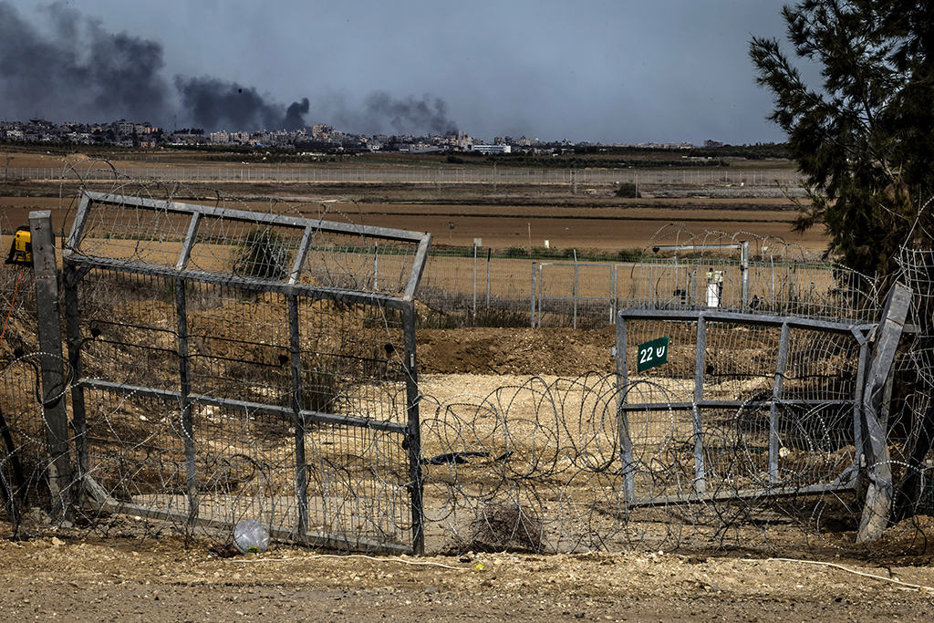 Urheberrechtlich geschuetzte Aufnahmen. Jede Verwendung ist honorarpflichtig und muss beim Urheber angezeigt werden!  [CREDIT: Lars Berg / WWW.LARSBERG.EU - Lars Berg, Von der Tinnenstrasse 13, 48145 Muenster, Germany, mobile +49 179 1379630, Bank: Commerzbank Mnster, IBAN: DE09 4008 0040 0600 9372 00 BIC: DRES DE FF 400, Finanzamt Muenster-Innenstadt, Steuernummer 337/5017/1774, USt-IdNr. DE247738150 - Verwendung nur gegen Namensnennung, Beleg und Honorar entsprechend aktueller MFMPreisliste zzgl. 7 Prozent MwSt - Bei der Verwendung ausserhalb journalistischer Berichterstattung (z.B. Werbung etc.) bitte vorher mit dem Autor Kontakt aufnehmen. Es wird grundsaetzlich keine Einholung von Persoenlichkeits-, Kunst- oder Markenrechten zugesichert, es sei denn, dies ist hier in der Bildbeschriftung ausdruecklich vermerkt. Die Einholung dieser Rechte obliegt dem Nutzer. Es gelten die unter WWW.LARSBERG.EU aufgefuehrten AGB. - NO MODEL RELEASE - ]
